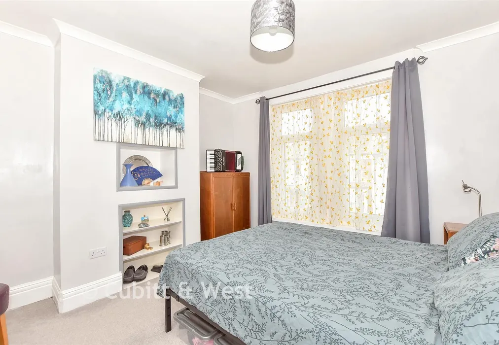 Bedroom 1 - Kensington Road, Portsmouth, Hampshire - Wards of Kent