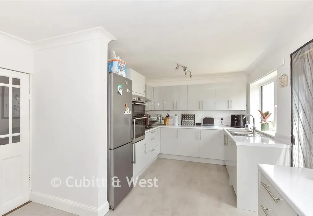 Kitchen - Kensington Road, Portsmouth, Hampshire - Wards of Kent
