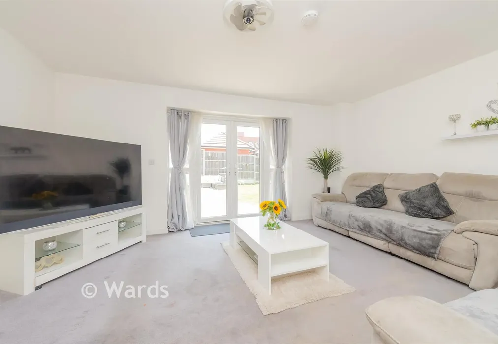 Lounge - Golve Drive, Chatham, Kent - Wards of Kent