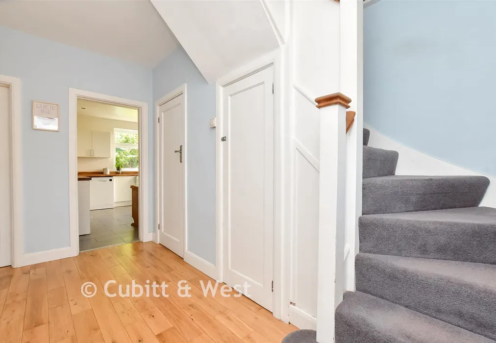 Entrance Hall - Popes Grove, Croydon, Surrey - Wards of Kent