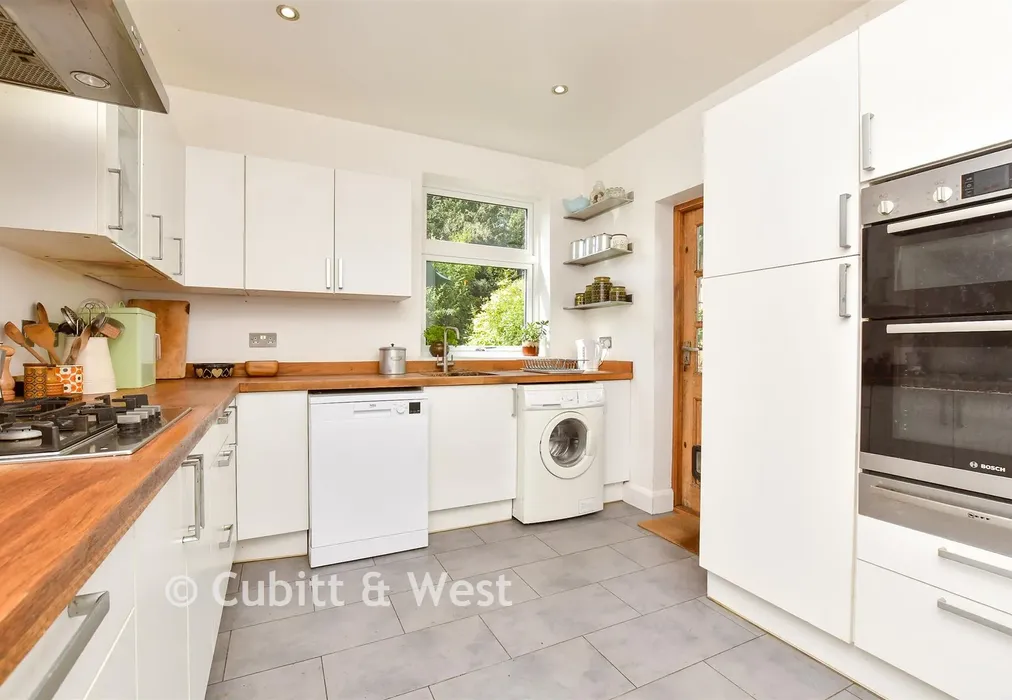 Kitchen - Popes Grove, Croydon, Surrey - Wards of Kent