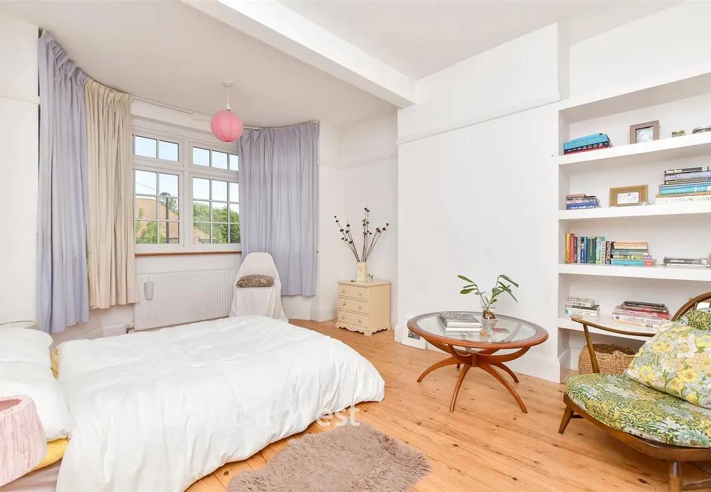 Bedroom 1 - Popes Grove, Croydon, Surrey - Wards of Kent