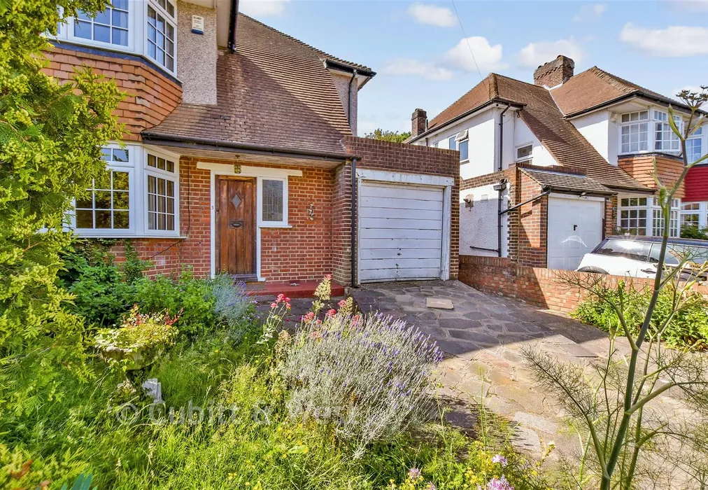 Front Garden - Popes Grove, Croydon, Surrey - Wards of Kent