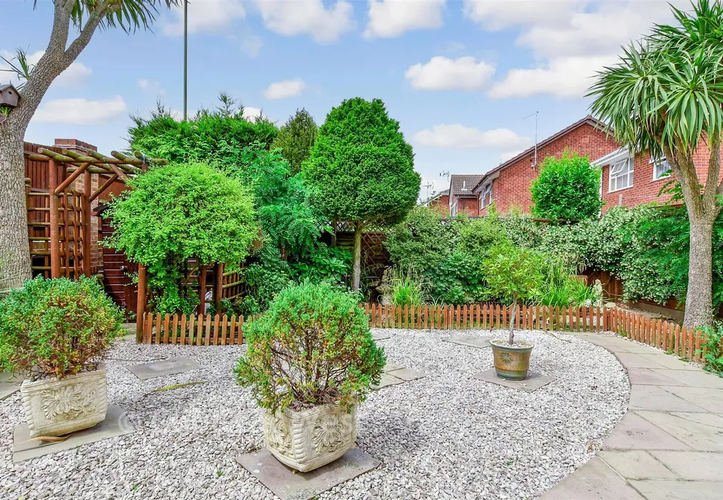 Rear Garden - Condor Mews, Littlehampton, West Sussex - Wards of Kent