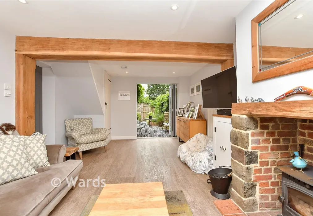Lounge - West Street, Hunton, Maidstone, Kent - Wards of Kent