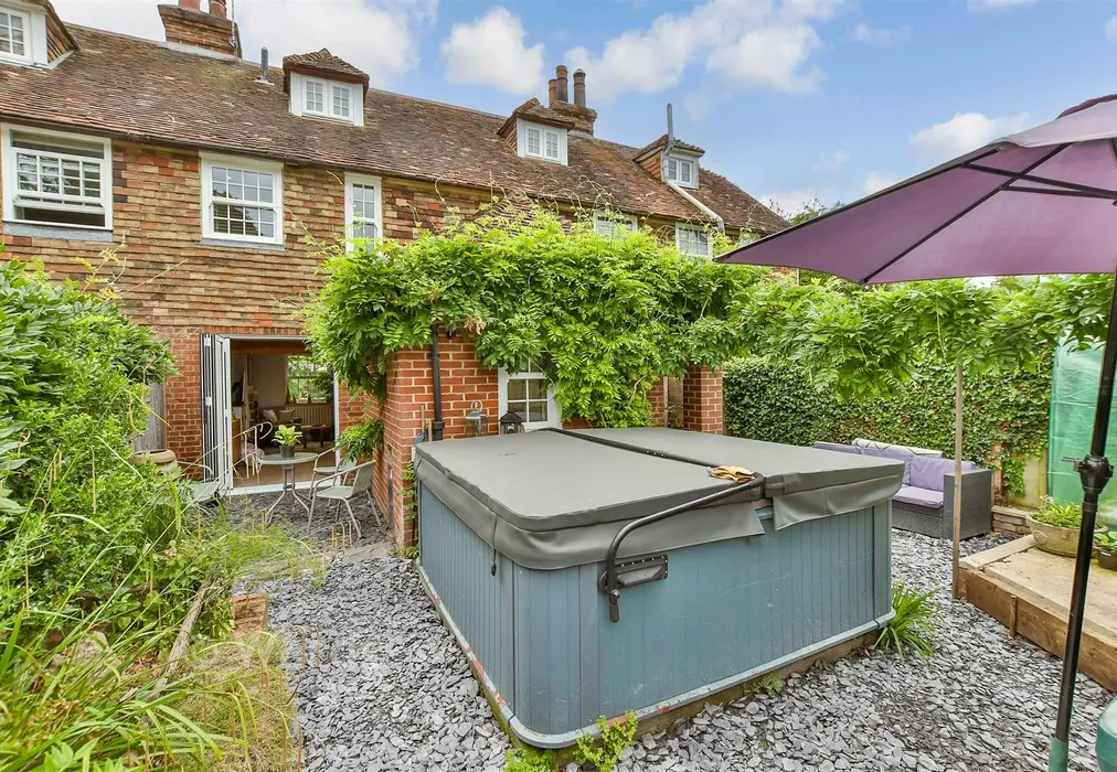 Rear Elevation - West Street, Hunton, Maidstone, Kent - Wards of Kent