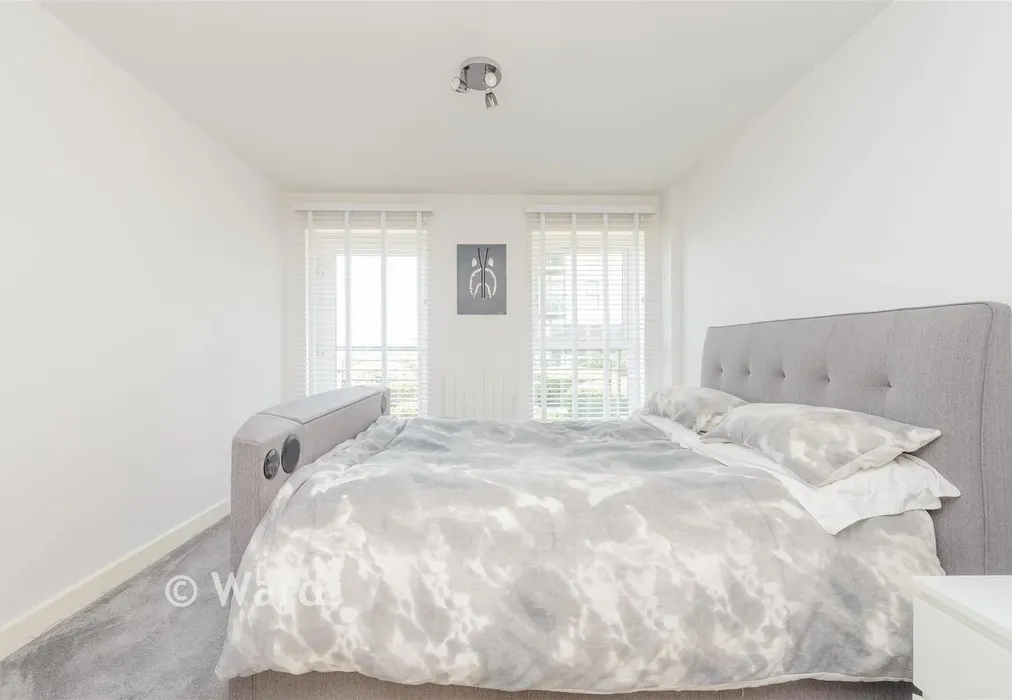 Bedroom - Carmichael Avenue, Greenhithe, Kent - Wards of Kent