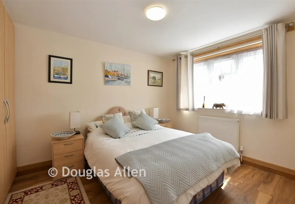 Bedroom 3 - Caldbeck, Waltham Abbey, Essex - Wards of Kent