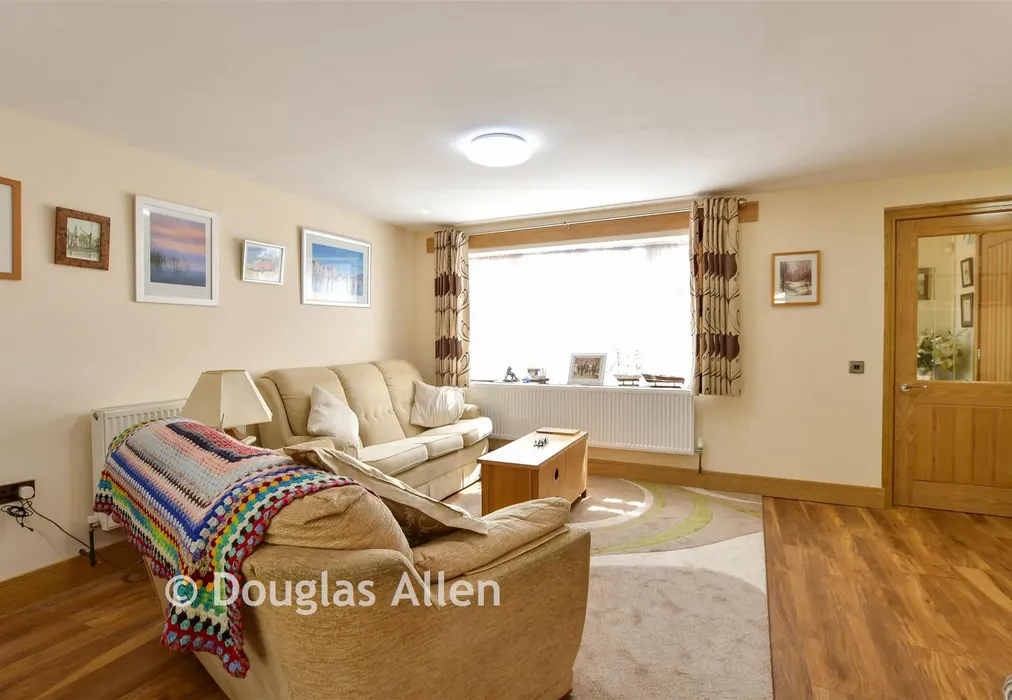 Lounge - Caldbeck, Waltham Abbey, Essex - Wards of Kent
