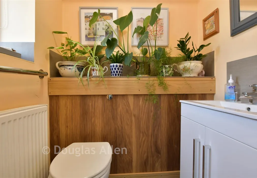 Internal Feature - Caldbeck, Waltham Abbey, Essex - Wards of Kent