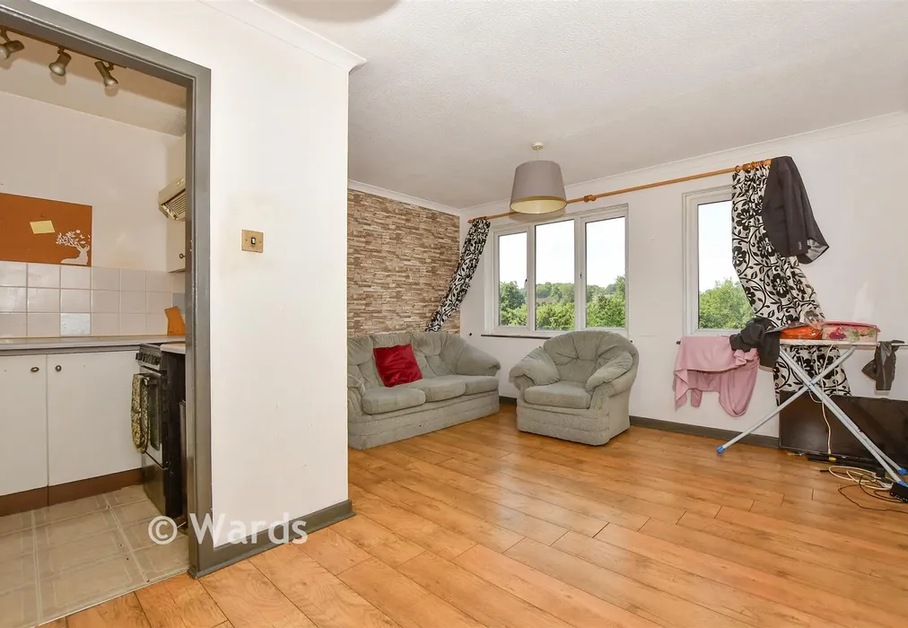 Lounge - Church Street, Tovil, Kent - Wards of Kent