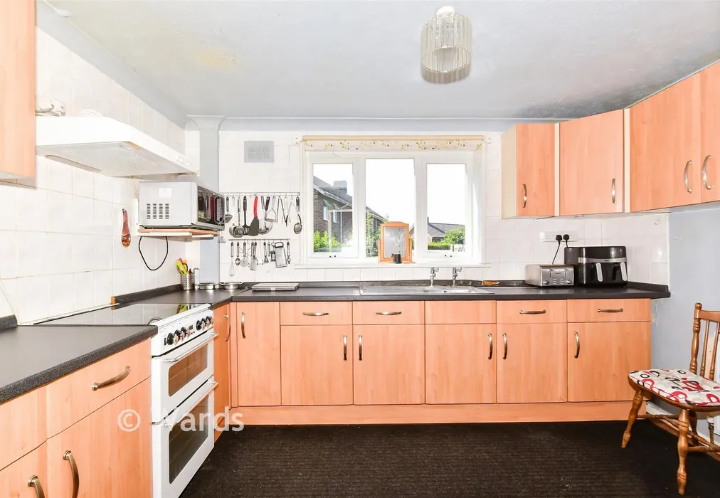 Kitchen - Horseshoes Lane, Langley, Maidstone, Kent - Wards of Kent