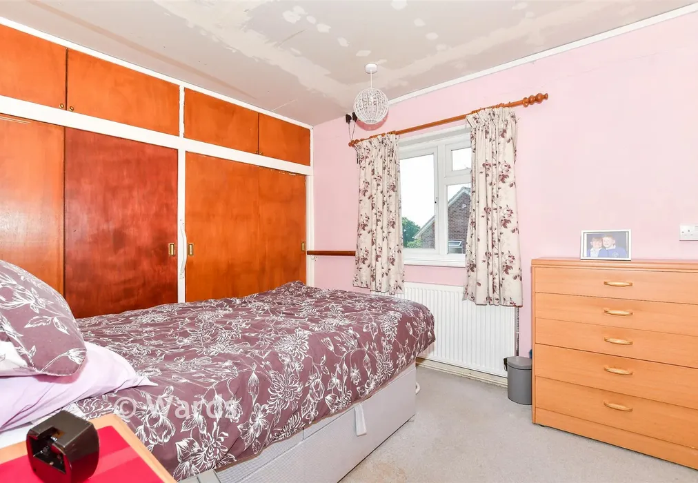 Bedroom 2 - Horseshoes Lane, Langley, Maidstone, Kent - Wards of Kent