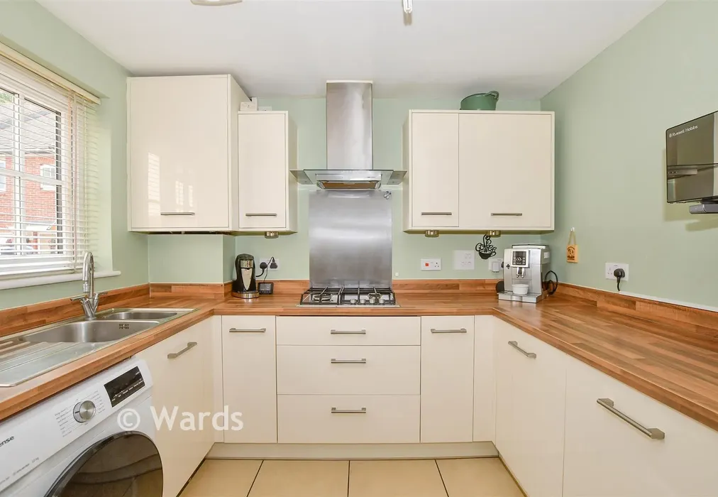 Kitchen - Edward Betts Close, Aylesford, Kent - Wards of Kent