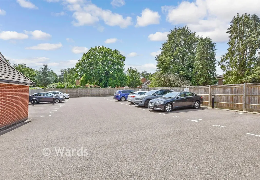 Parking - Edward Betts Close, Aylesford, Kent - Wards of Kent
