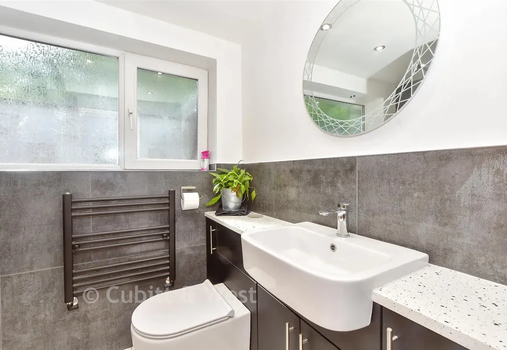 Internal Lifestyle Photograph - Ruskin Way, Waterlooville, Hampshire - Wards of Kent