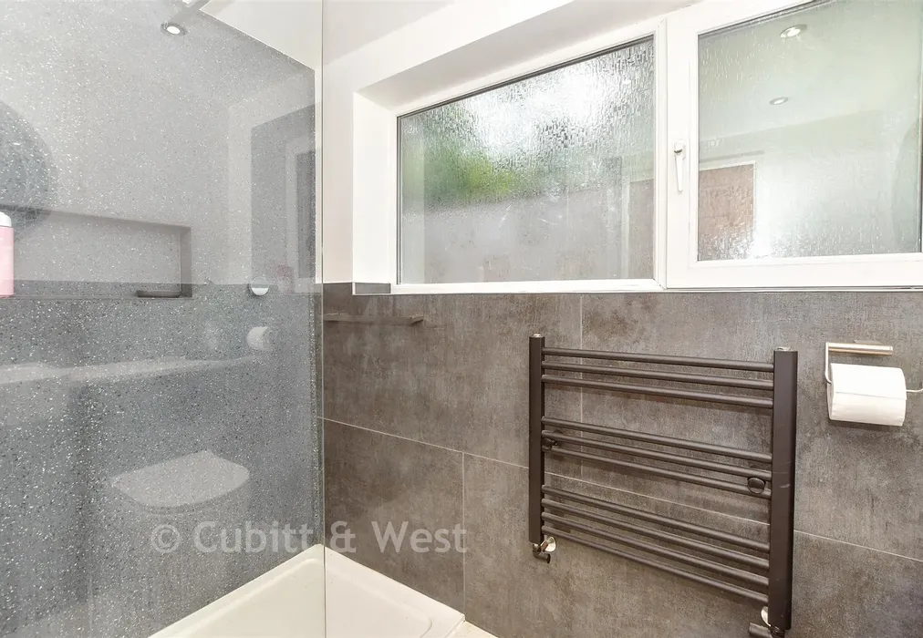 Internal Lifestyle Photograph - Ruskin Way, Waterlooville, Hampshire - Wards of Kent