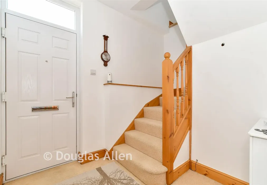 Hallway - The Avenue, Hornchurch, Essex - Wards of Kent