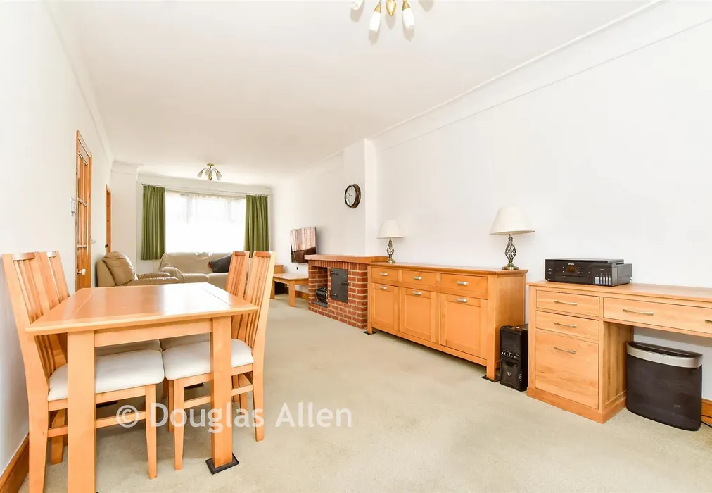 Lounge/Diner - The Avenue, Hornchurch, Essex - Wards of Kent