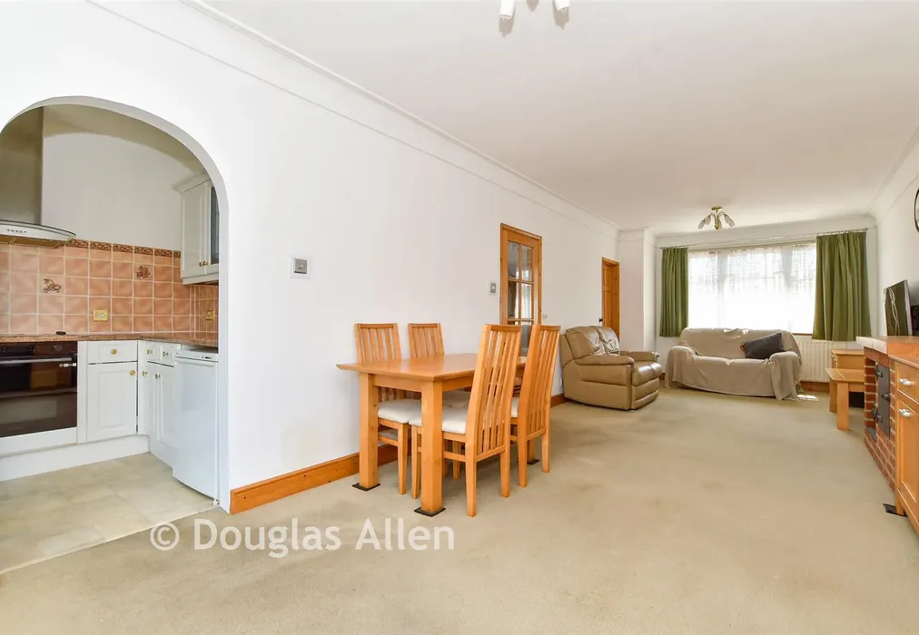 Lounge/Diner - The Avenue, Hornchurch, Essex - Wards of Kent