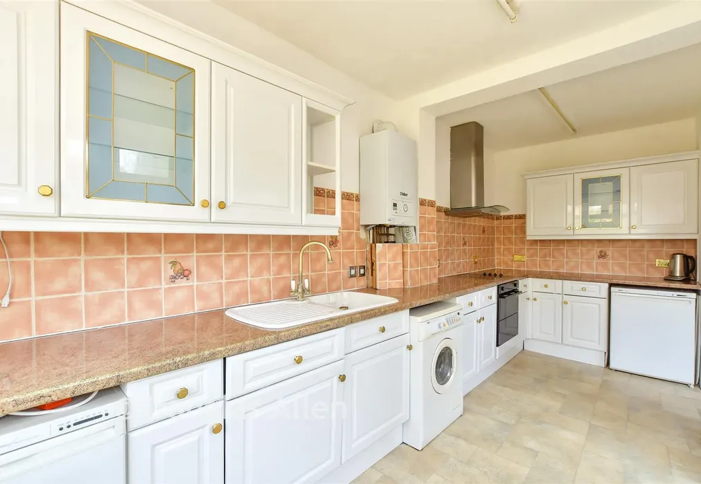 Kitchen - The Avenue, Hornchurch, Essex - Wards of Kent