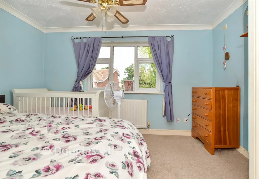 Bedroom 1 - Carlyle Gardens, Wickford, Essex - Wards of Kent