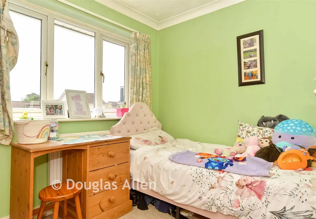 Bedroom 2 - Carlyle Gardens, Wickford, Essex - Wards of Kent