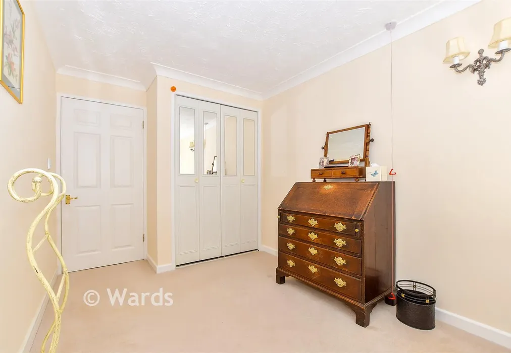 Bedroom 1 - Woodbury Lane, Tenterden, Kent - Wards of Kent