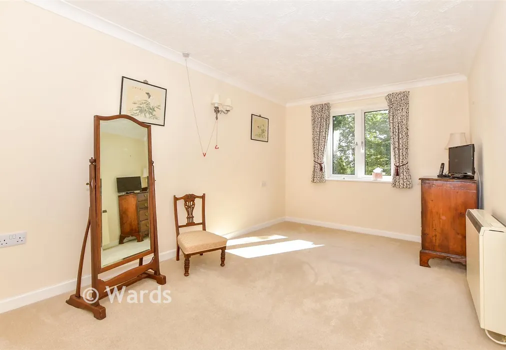 Bedroom 2 - Woodbury Lane, Tenterden, Kent - Wards of Kent