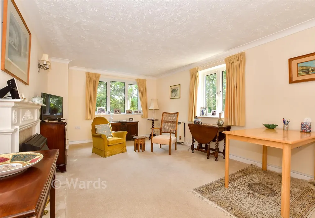 Living Room - Woodbury Lane, Tenterden, Kent - Wards of Kent