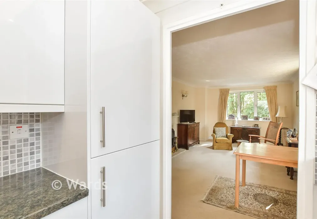 Kitchen - Woodbury Lane, Tenterden, Kent - Wards of Kent