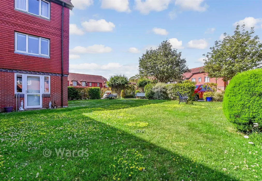 Communal Gardens - Woodbury Lane, Tenterden, Kent - Wards of Kent