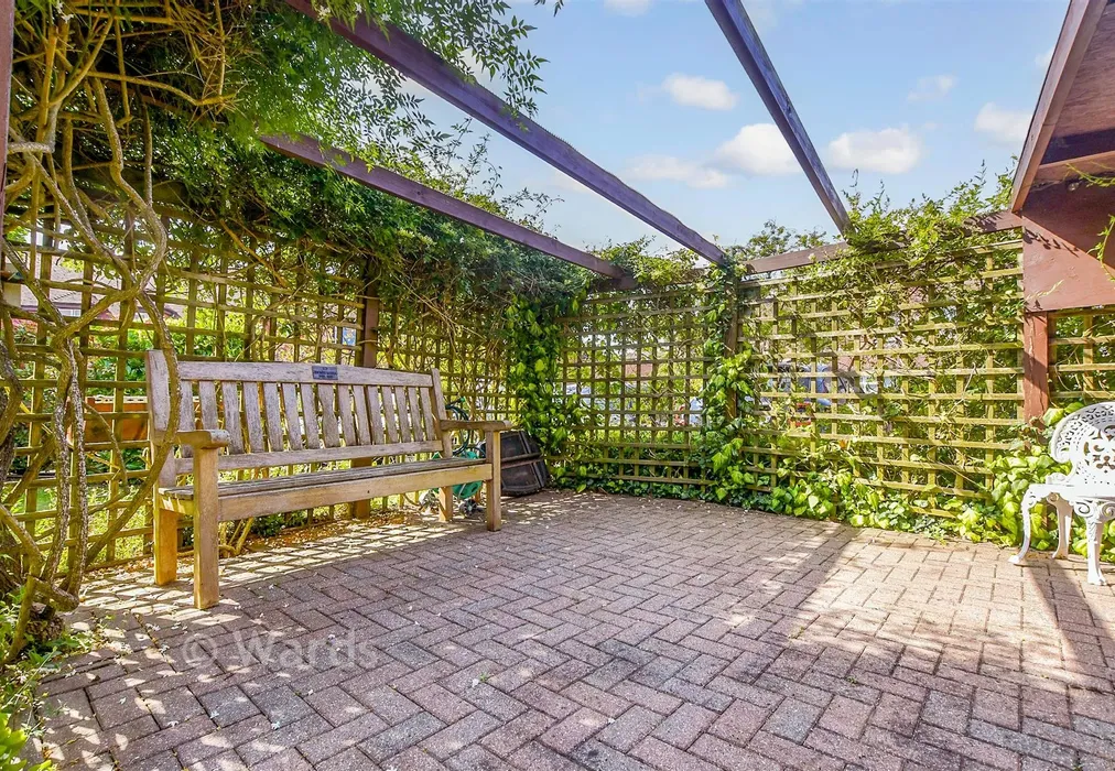 Communal Gardens - Woodbury Lane, Tenterden, Kent - Wards of Kent