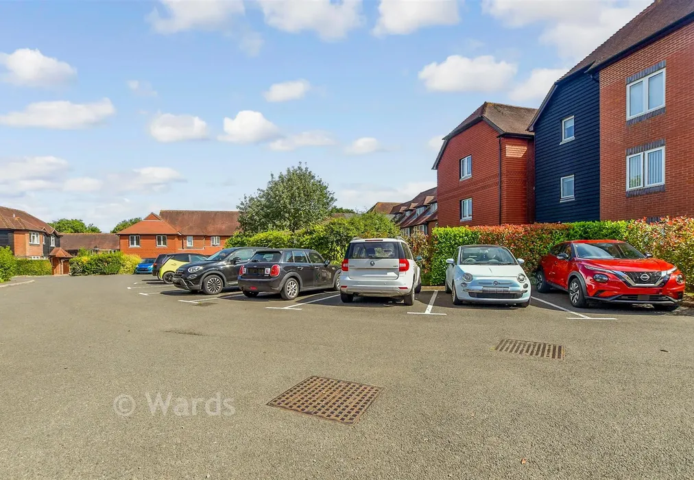 Driveway/Parking - Woodbury Lane, Tenterden, Kent - Wards of Kent