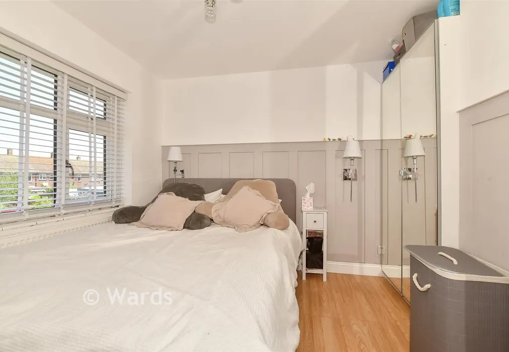 Bedroom 1 - Church Way, Whitstable, Kent - Wards of Kent
