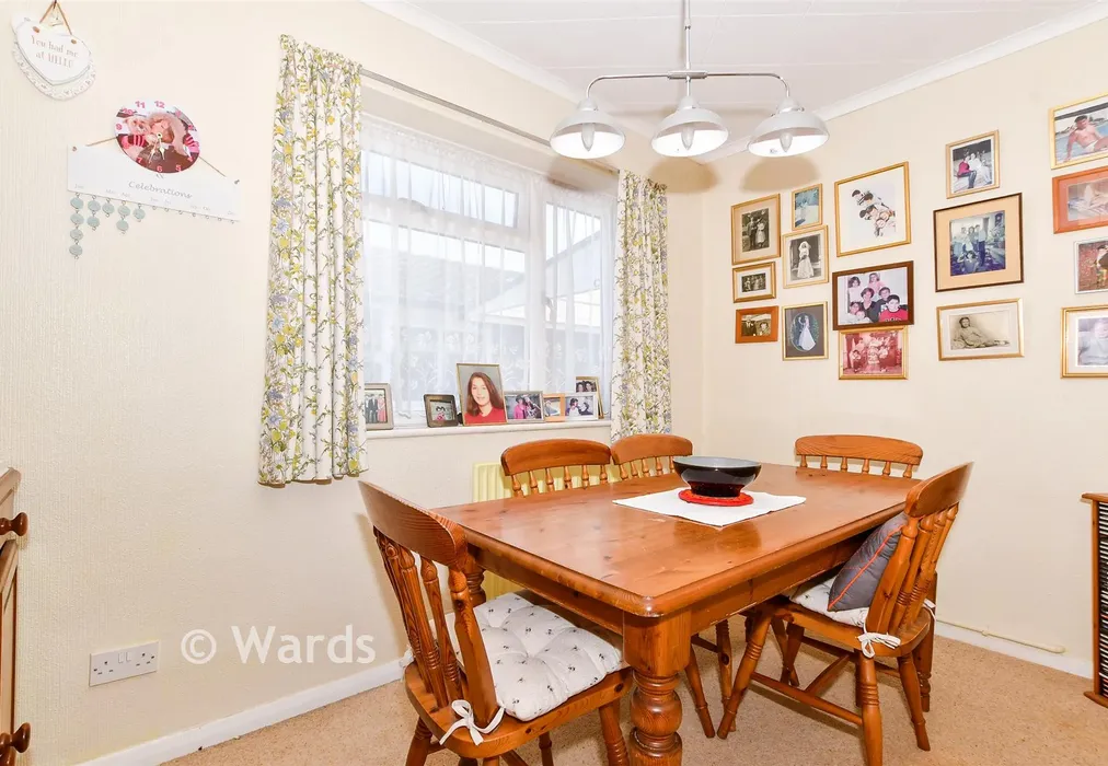 Dining Room/ Bedroom 3 - Cobtree Road, Coxheath, Maidstone, Kent - Wards of Kent