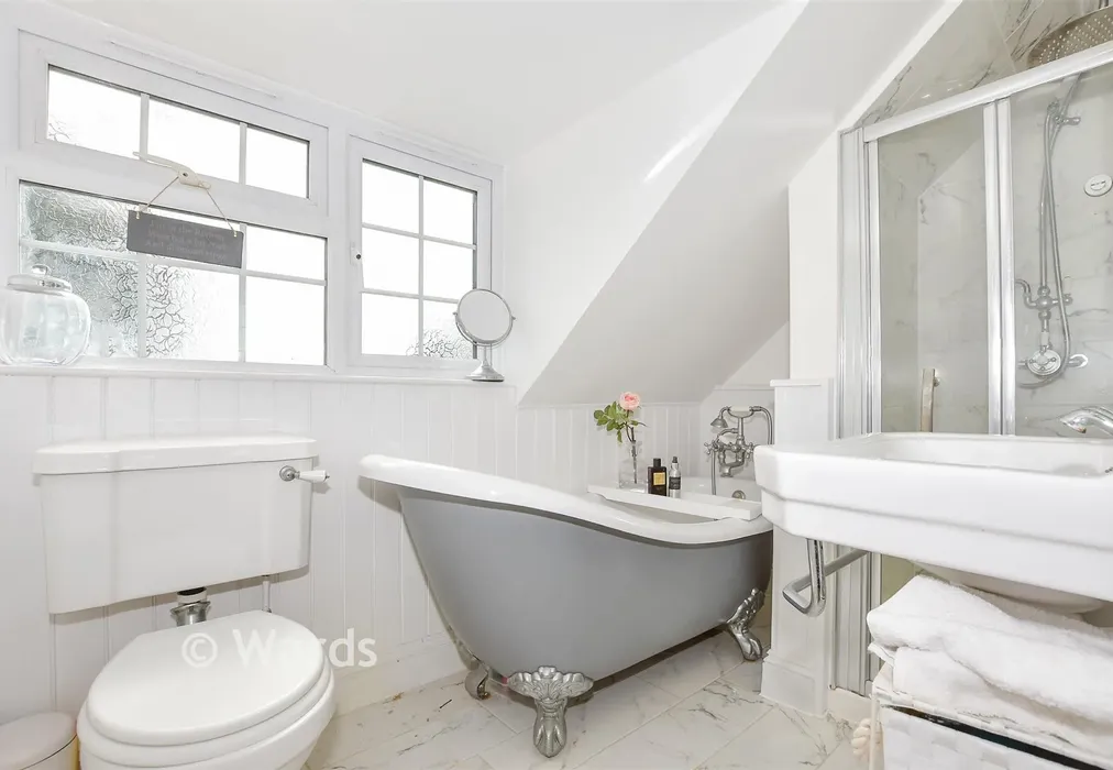 Bedroom 1 - Church Street, Boughton Monchelsea, Maidstone, Kent - Wards of Kent