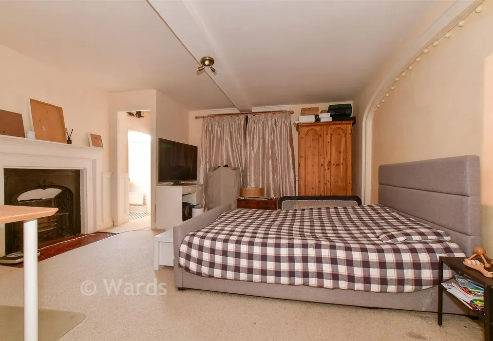 Bedroom - Oaten Hill, Canterbury, Kent - Wards of Kent