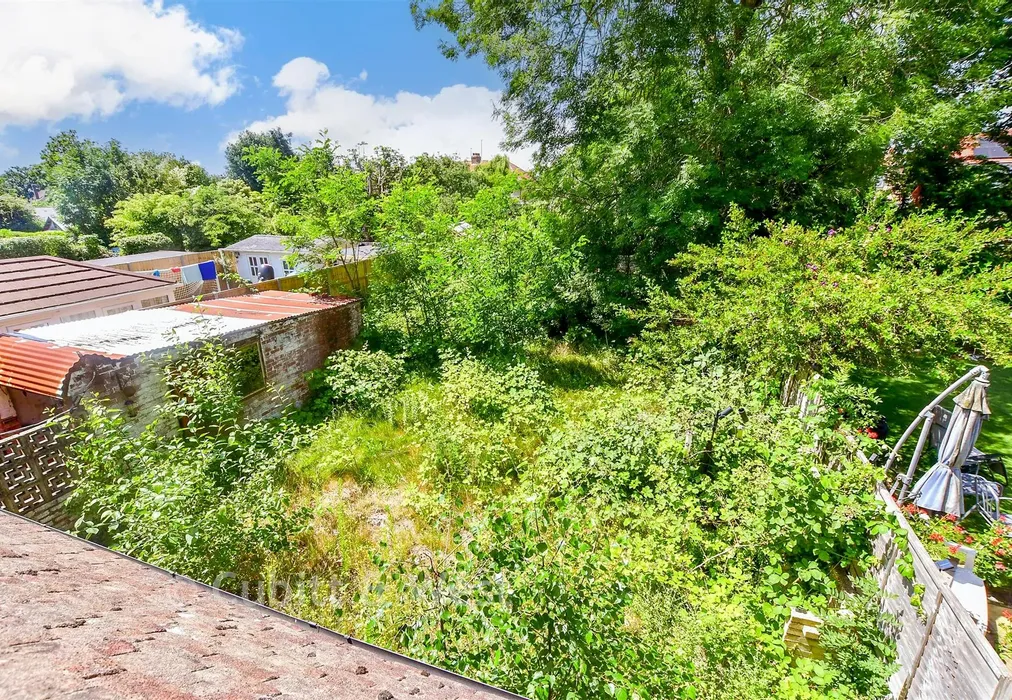 Rear Garden - Beaufort Road, Havant, Hampshire - Wards of Kent