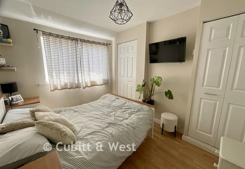 Bedroom 2 - Whitelea Road, Wick, West Sussex - Wards of Kent