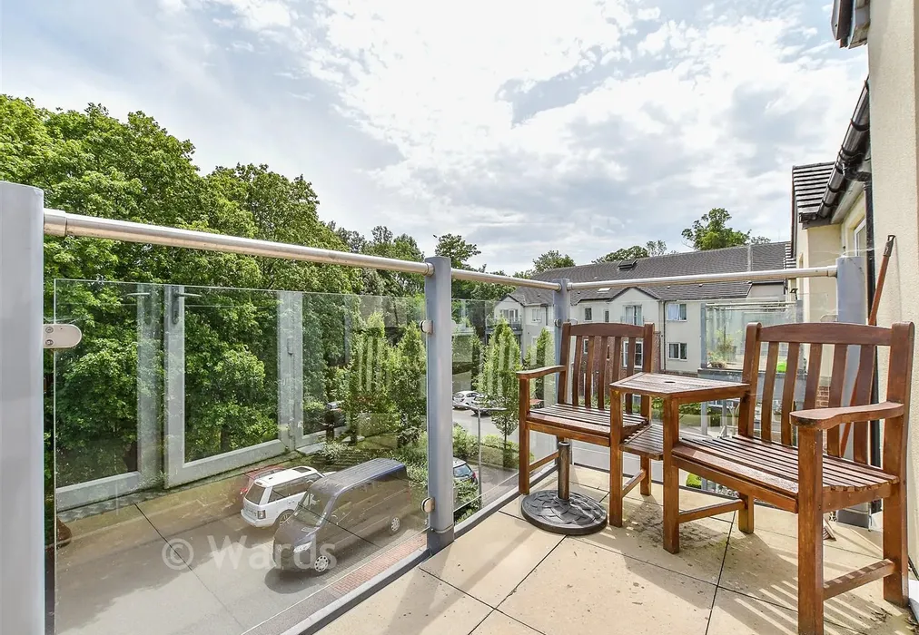 Balcony - Tudeley Lane, Tonbridge, Kent - Wards of Kent