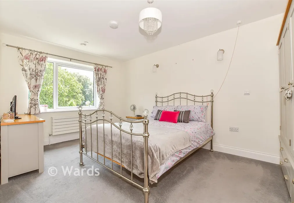 Bedroom 1 - Tudeley Lane, Tonbridge, Kent - Wards of Kent