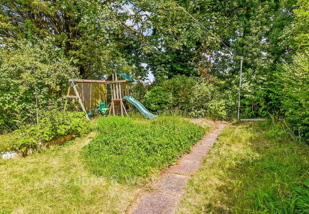 Rear Garden - Rushlake Road, Brighton, East Sussex - Wards of Kent