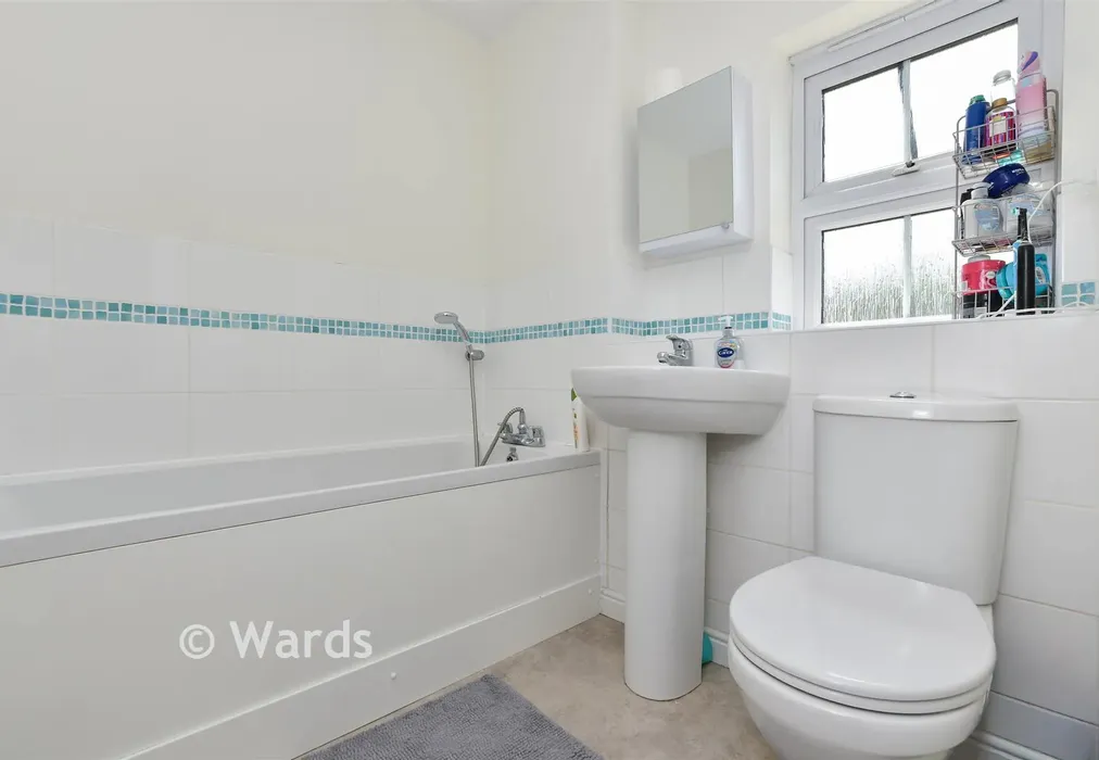 Bathroom - Talmead Road, Herne Bay, Kent - Wards of Kent