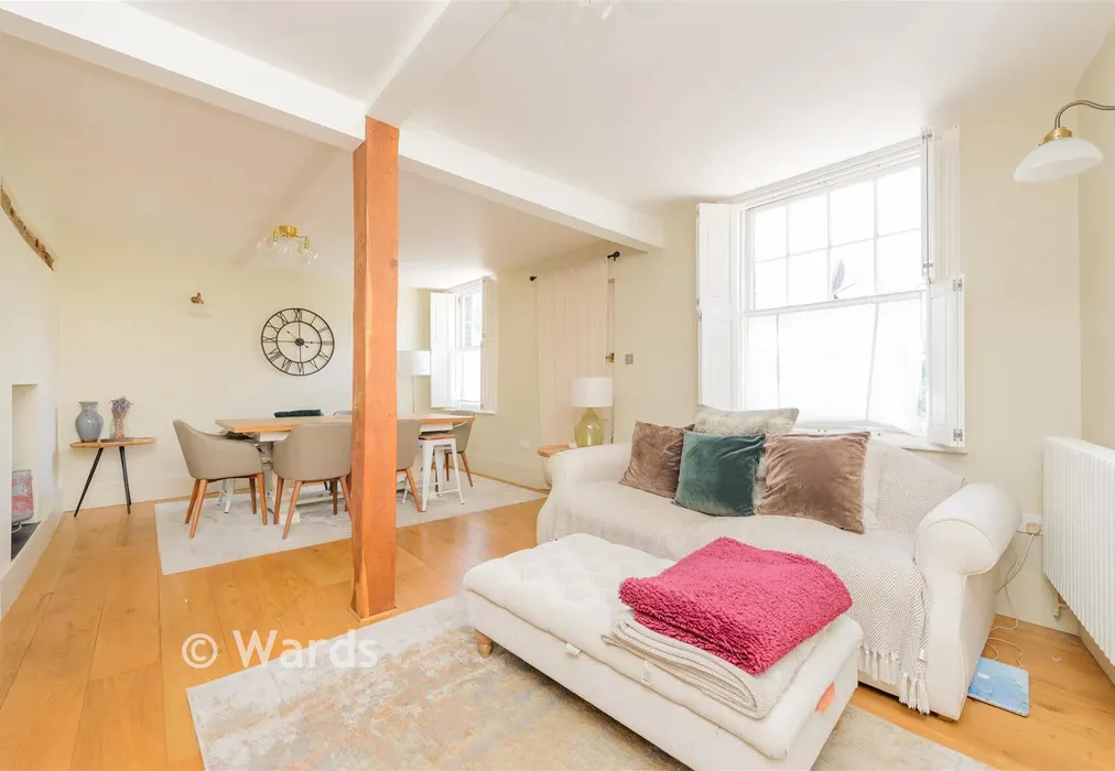 Lounge - Church Street, Shoreham, Kent - Wards of Kent