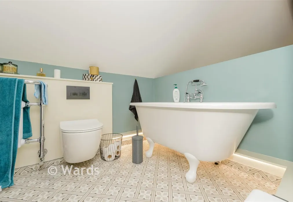 En-Suite Shower Room - Church Street, Shoreham, Kent - Wards of Kent