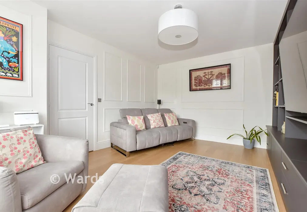 Lounge - Admiral Way, Marden, Kent - Wards of Kent