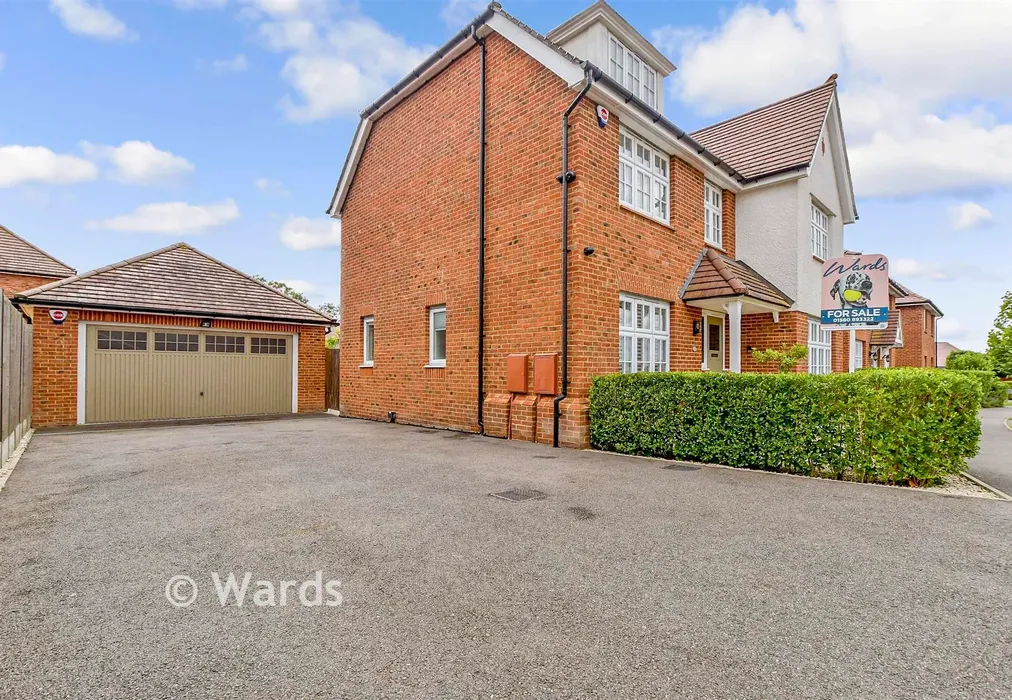Driveway/Parking - Admiral Way, Marden, Kent - Wards of Kent