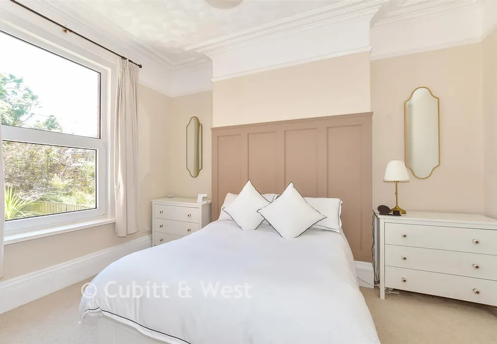 Bedroom 1 - Outram Road, Southsea, Hampshire - Wards of Kent