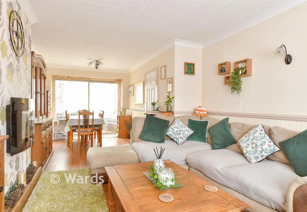 Lounge/ Diner - Ballens Road, Lords Wood, Chatham, Kent - Wards of Kent